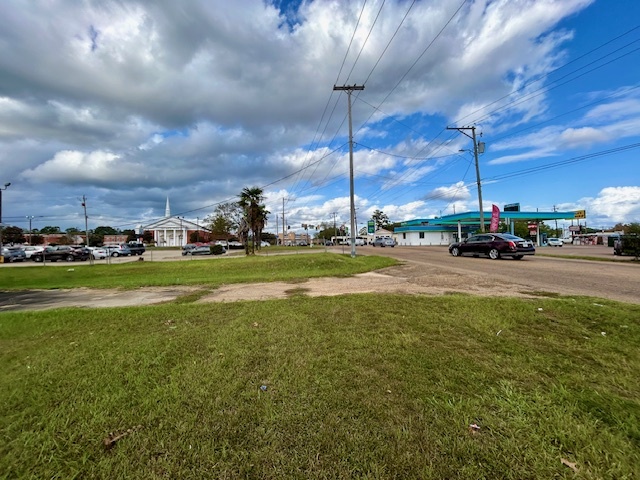 102 Hart Rd, Mccomb, MS for sale - Primary Photo - Image 1 of 18