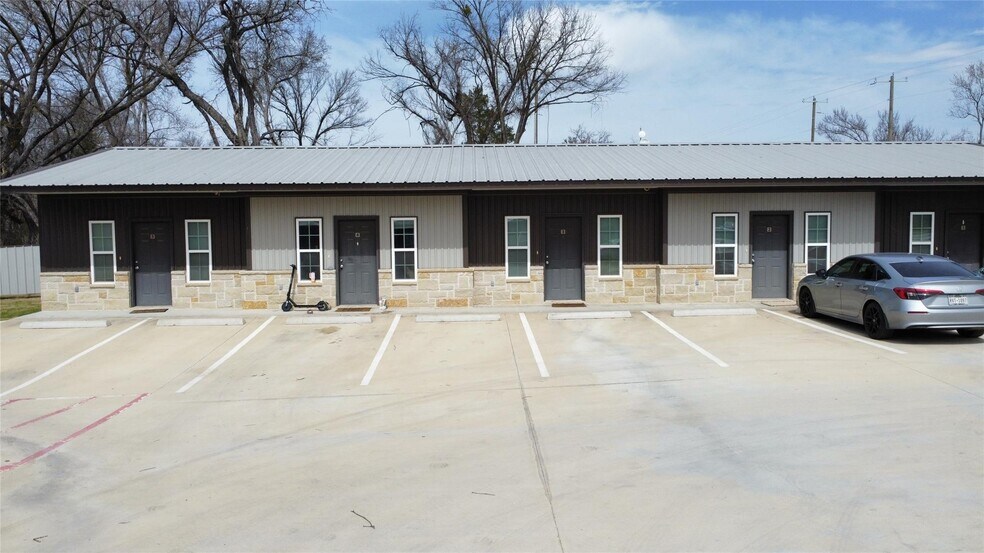 215 Price Ln, Weatherford, TX for sale - Building Photo - Image 1 of 1