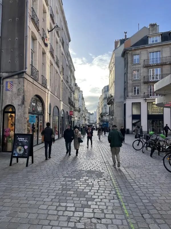 Retail in Nantes for sale Building Photo- Image 1 of 2