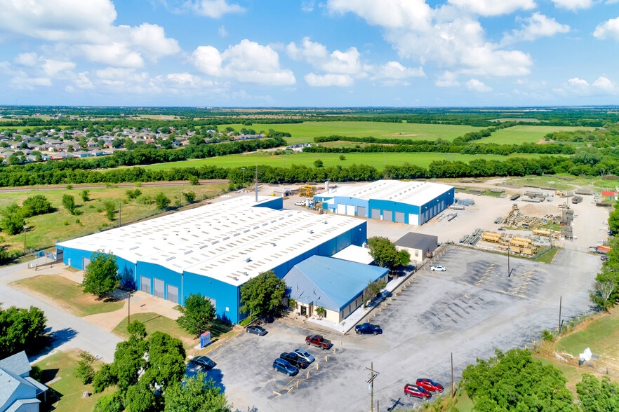 500 Randall St, Rhome, TX for lease - Building Photo - Image 2 of 21