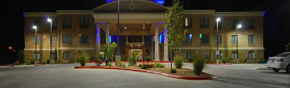 126 Middle Buster, Gonzales, TX for sale - Building Photo - Image 2 of 5