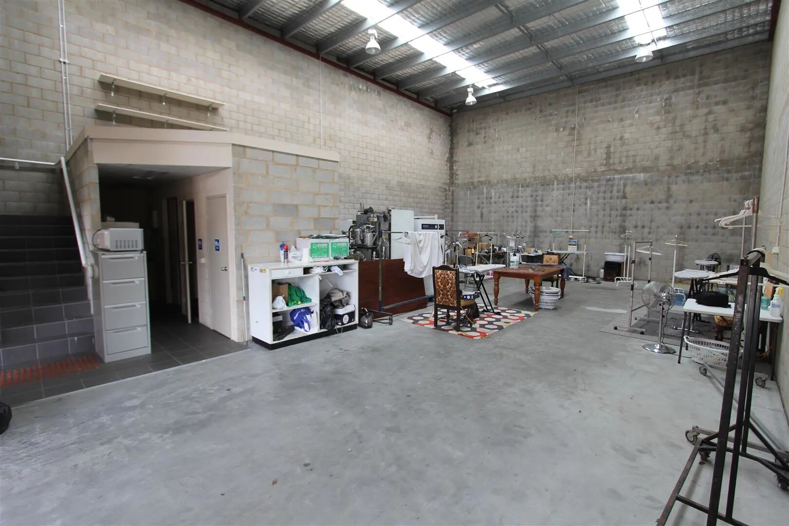 17 Norman St, Peakhurst for lease Interior Photo- Image 1 of 5