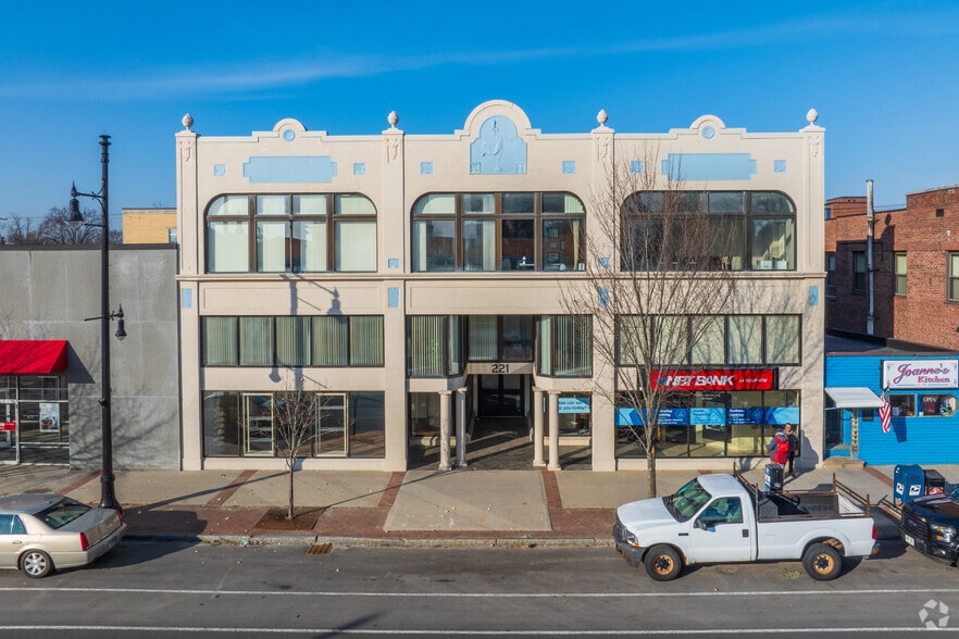 221 Main St, Nashua, NH for lease - Building Photo - Image 2 of 8