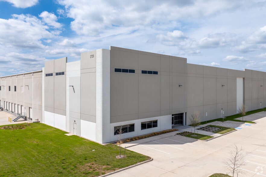 2720 Logistics Dr, Midlothian, TX for lease - Building Photo - Image 1 of 7