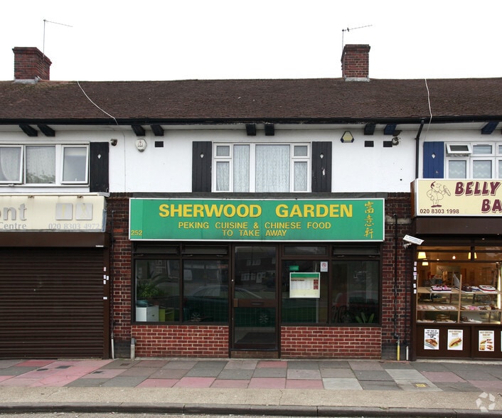 252 Sherwood Park Ave, Sidcup for sale - Primary Photo - Image 1 of 2