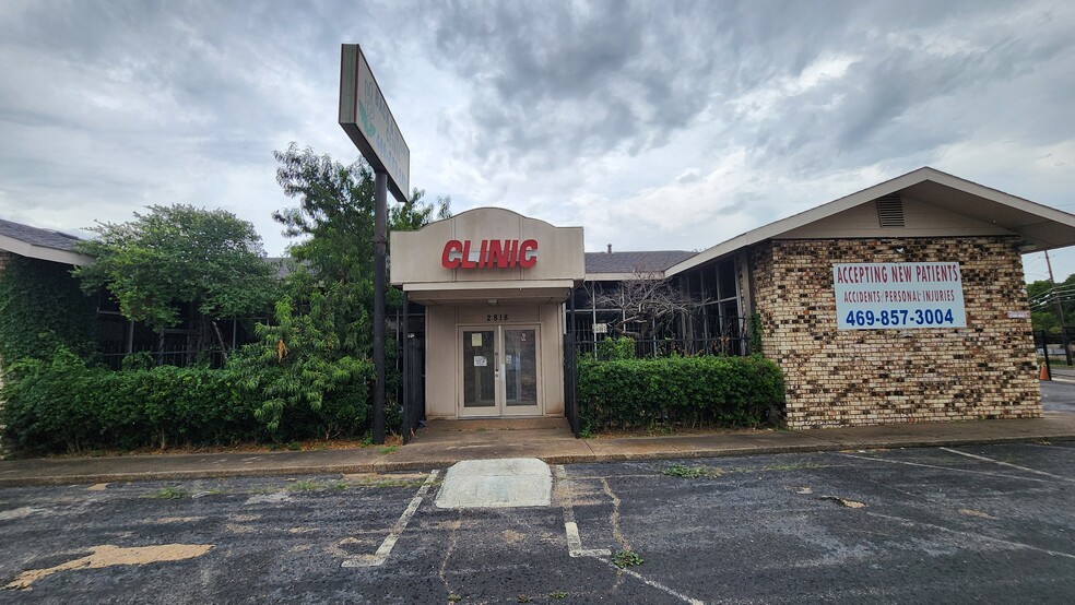 2818 Fort Worth Ave, Dallas, TX for lease - Building Photo - Image 1 of 9