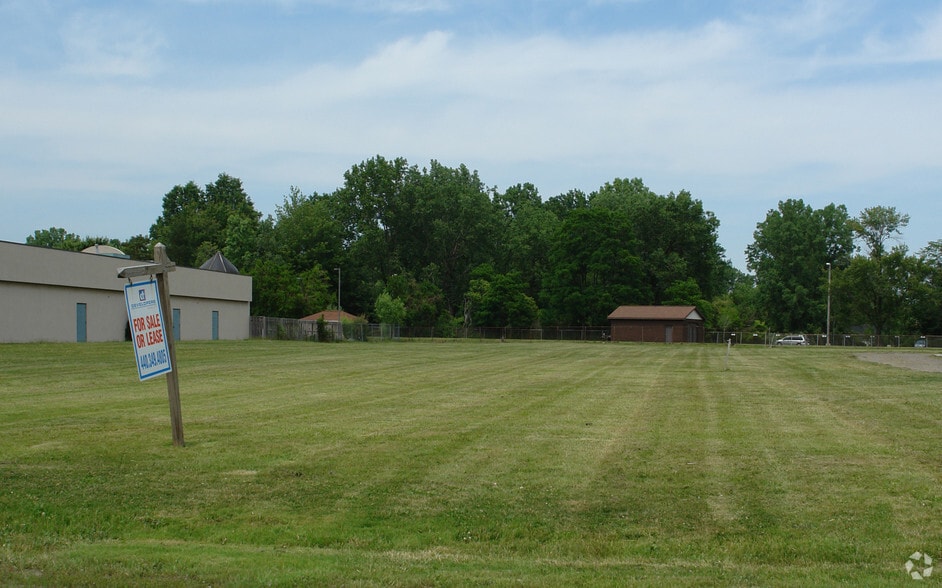 6891 Smith Rd, Cleveland, OH for sale - Primary Photo - Image 1 of 2