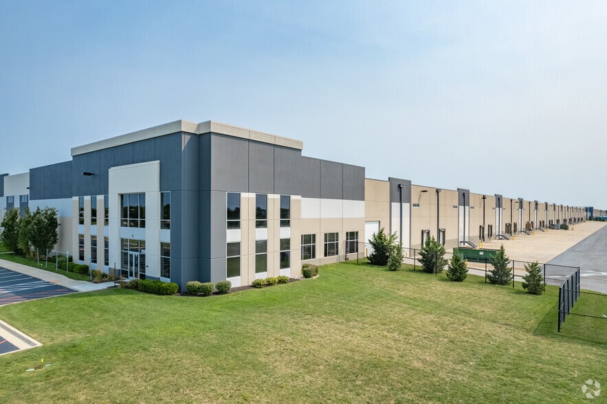 30500 W 183rd St, Gardner, KS for lease - Primary Photo - Image 3 of 24