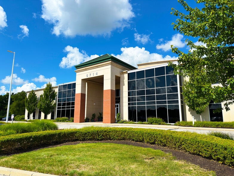 6714 Pointe Inverness Way, Fort Wayne, IN for lease - Building Photo - Image 2 of 5