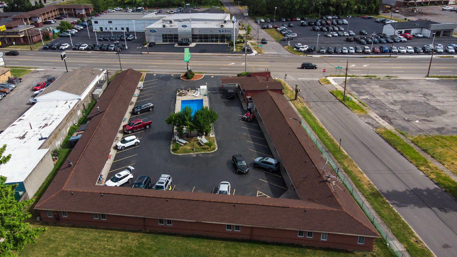 6831 Niagara Falls Blvd, Niagara Falls, NY 14304 Inn