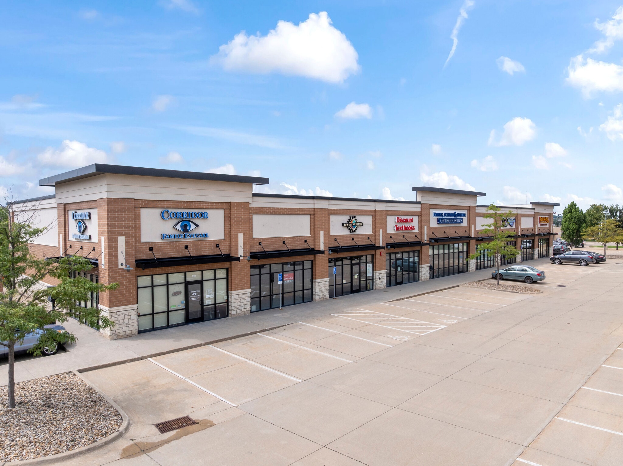 5350 Kirkwood Blvd SW, Cedar Rapids, IA for lease Building Photo- Image 1 of 9
