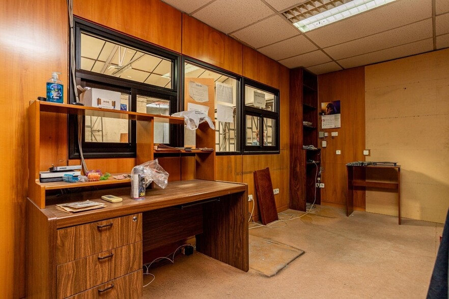 Industrial in Madrid for sale - Interior Photo - Image 2 of 17