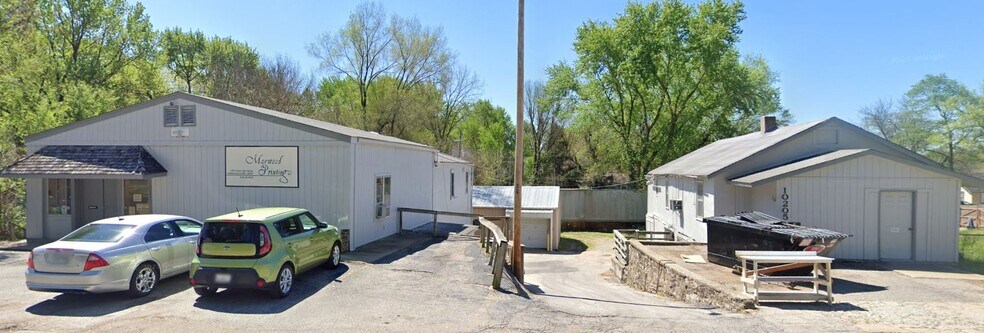 10211 E 18th St S, Independence, MO for sale - Primary Photo - Image 1 of 1