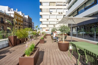 Spaces Villasis, SEVILLA, Sevilla for lease Interior Photo- Image 2 of 12