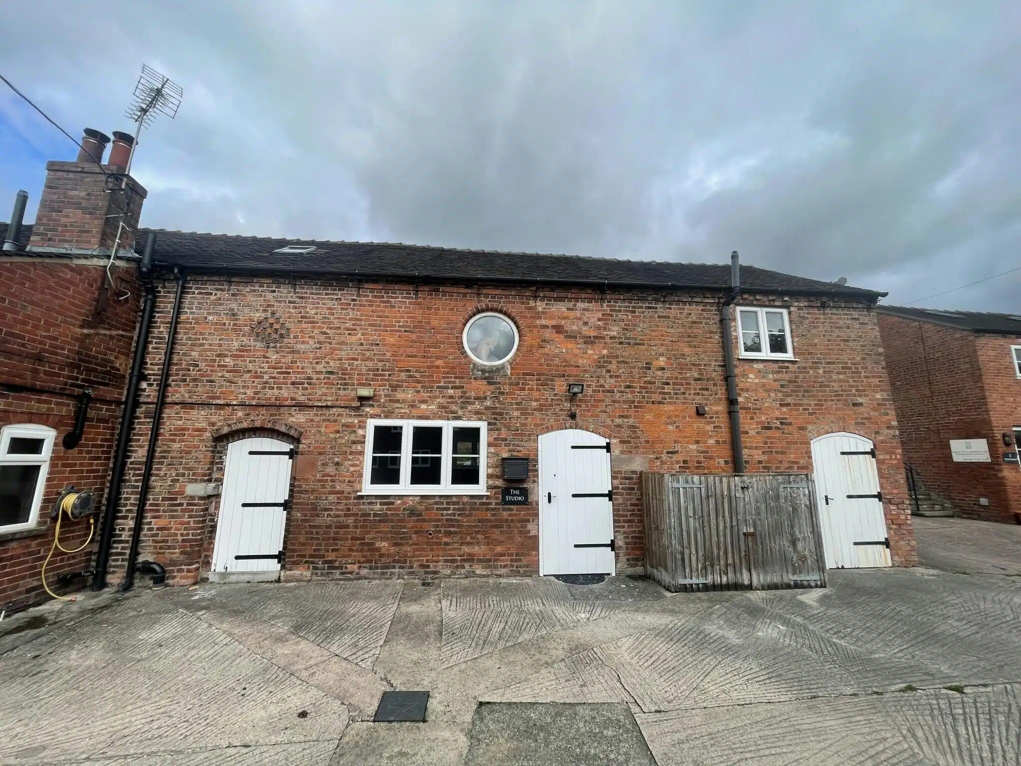 Homes Chapel Rd, Crewe for sale Primary Photo- Image 1 of 1