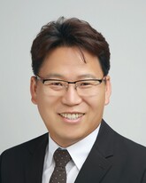 Kyungho Hwang