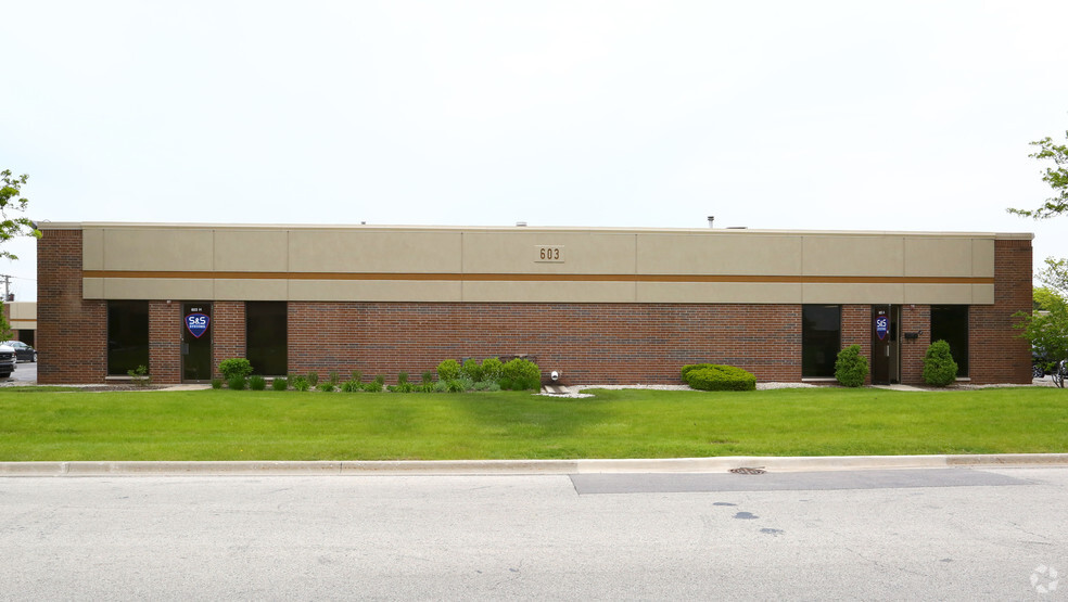 603 Country Club Dr, Bensenville, IL for lease - Building Photo - Image 3 of 4