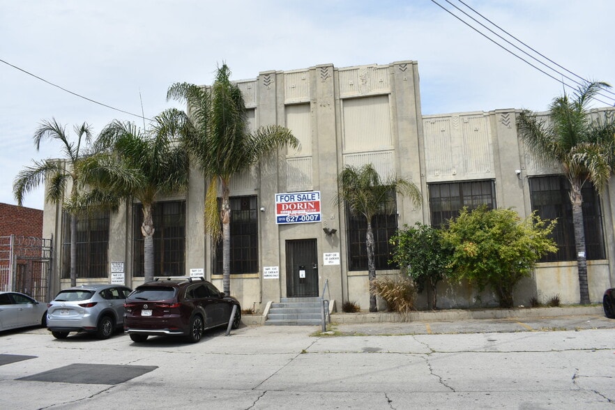 851 E 60th St, Los Angeles, CA for sale - Building Photo - Image 2 of 20