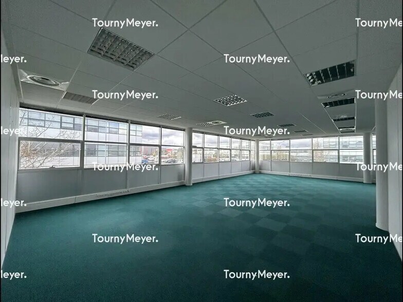 Office in Toulouse for lease - Building Photo - Image 2 of 8