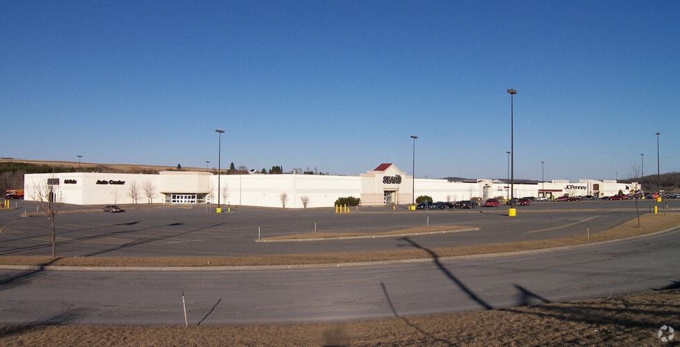 830 Main St, Presque Isle, ME for lease - Building Photo - Image 3 of 8