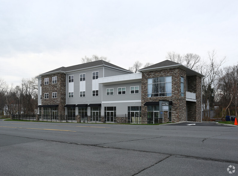 298 Troy Schenectady Rd, Latham, NY for lease - Primary Photo - Image 1 of 5