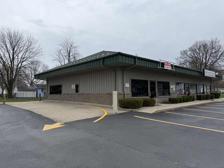 304 S Obannon St, Raymond, IL for lease - Building Photo - Image 3 of 34