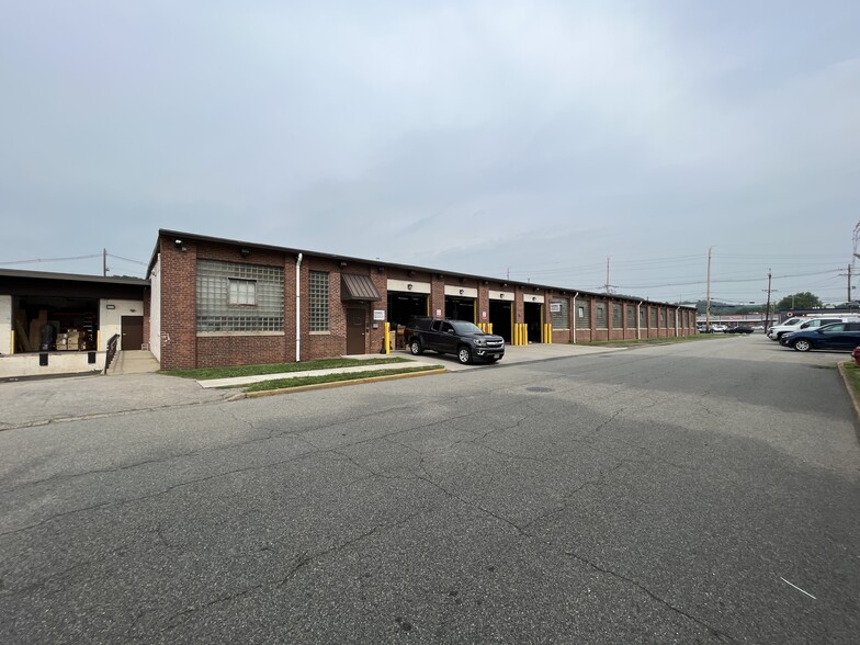 104 Wagaraw Rd, Hawthorne, NJ for lease - Building Photo - Image 2 of 3