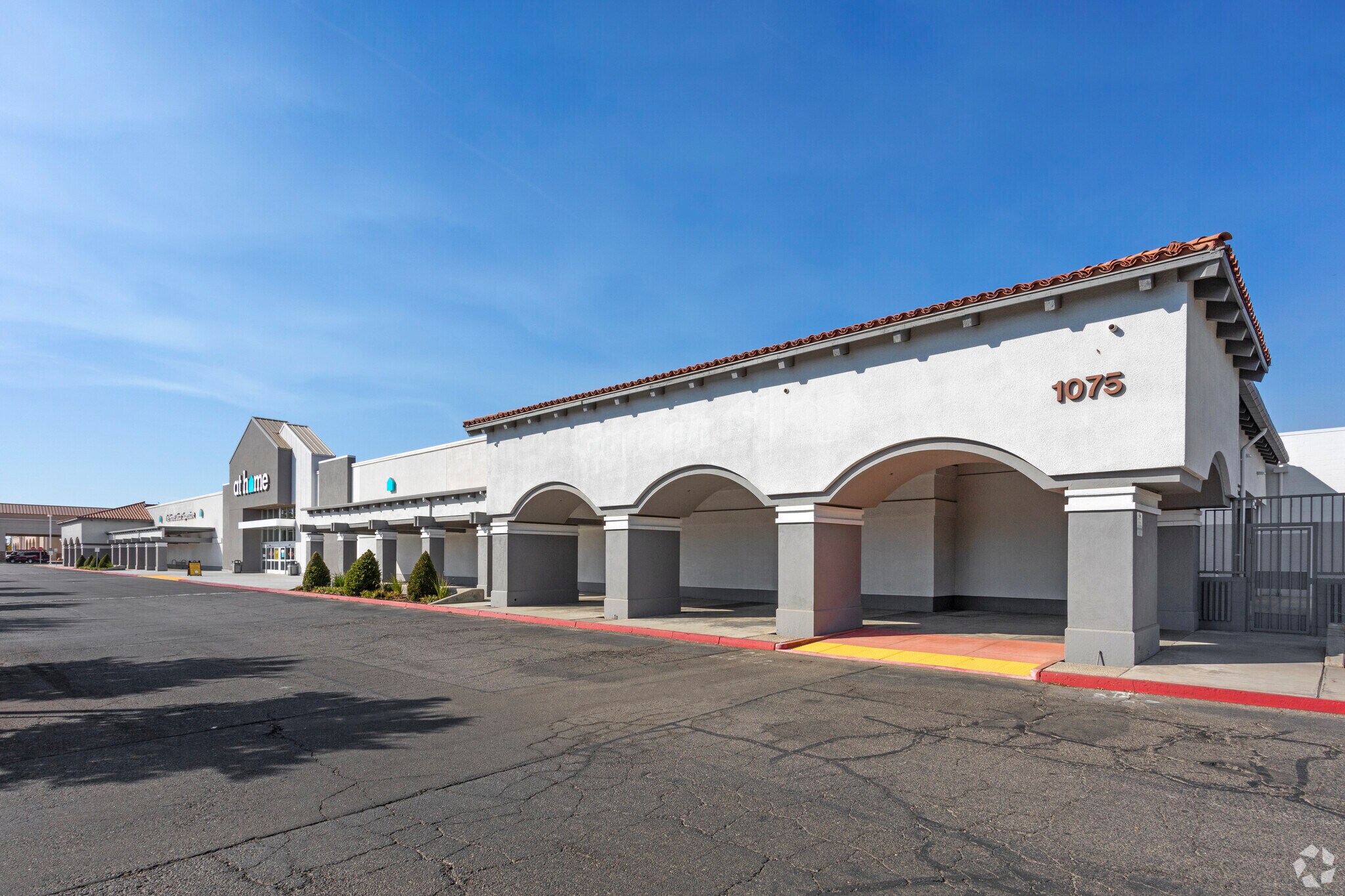 1075 Shaw Ave, Clovis, CA for sale Primary Photo- Image 1 of 1