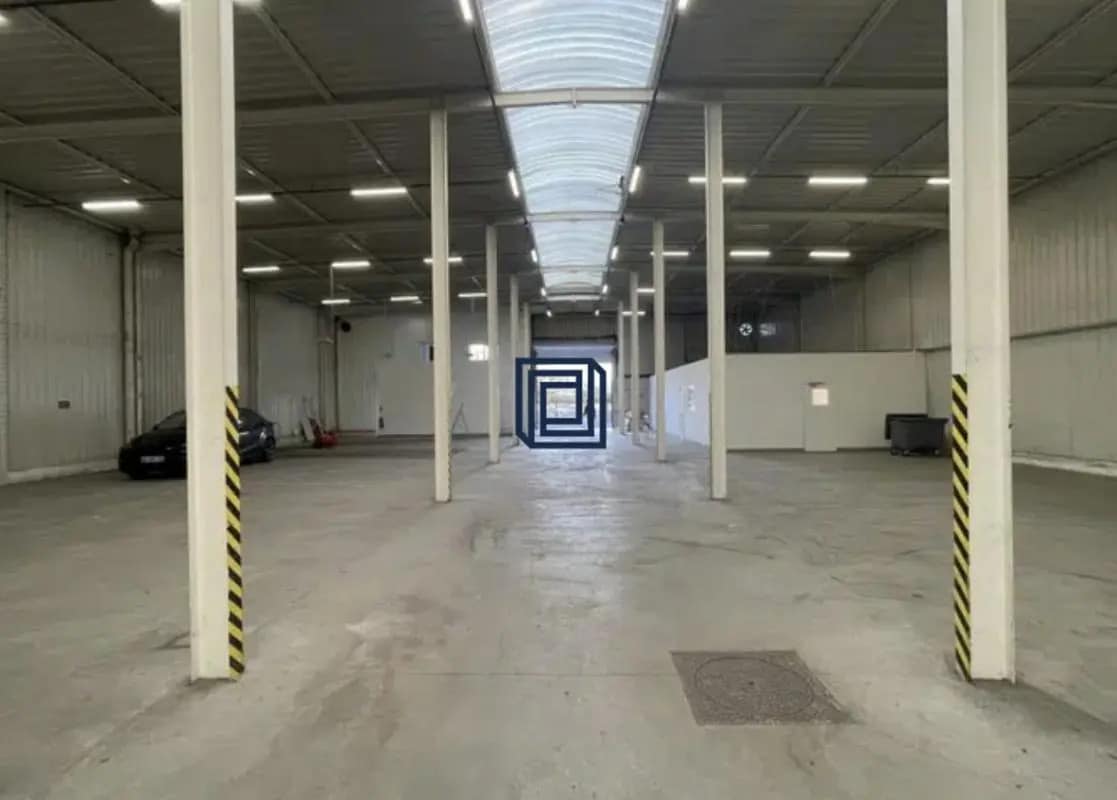 Industrial in Ivry-sur-Seine for lease Interior Photo- Image 1 of 4