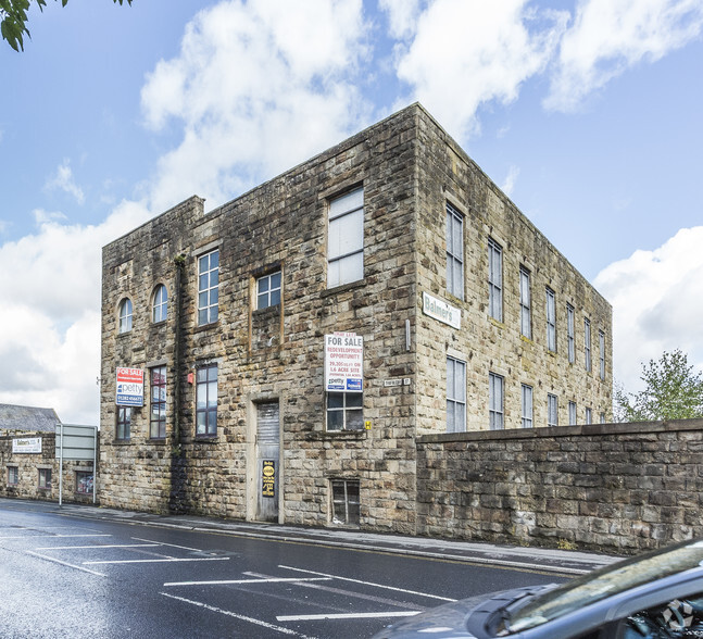 Trafalgar St, Burnley for lease - Primary Photo - Image 1 of 2