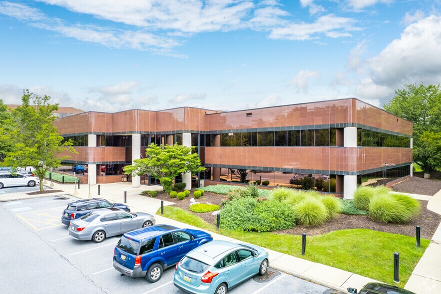 1575 Pond Rd, Allentown, PA 18104