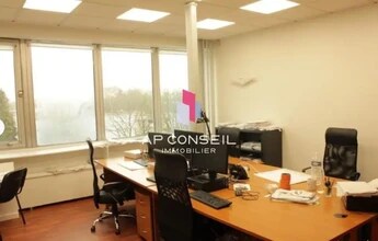 Flex in Montigny-le-Bretonneux for lease Interior Photo- Image 1 of 1