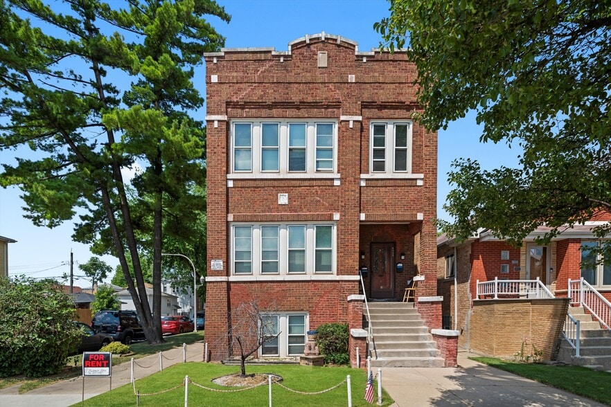 6058 S Massasoit Ave, Chicago, IL for sale - Building Photo - Image 1 of 38