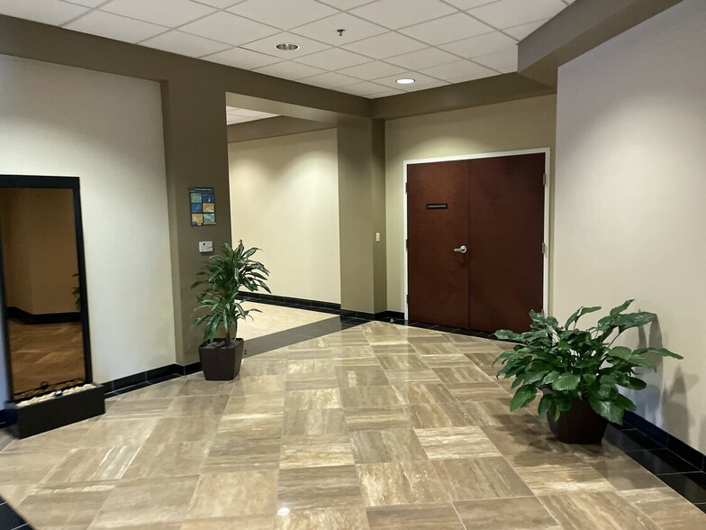 1825 Commerce Center Blvd, Fairborn, OH for lease - Interior Photo - Image 3 of 9