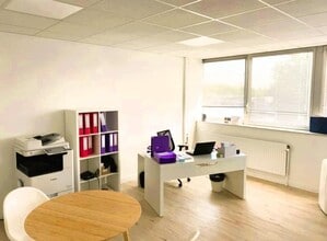 Office in Évry-Courcouronnes for lease Interior Photo- Image 2 of 5