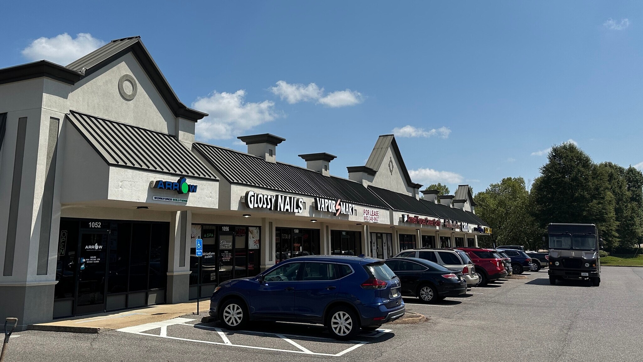 1052-1092 Goodman Rd E, Southaven, MS for lease Building Photo- Image 1 of 3