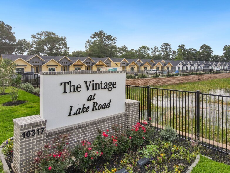 10317 Lake Rd, Houston, TX for sale - Building Photo - Image 1 of 1
