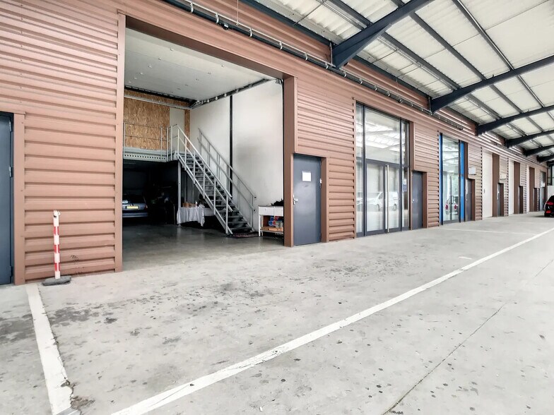 3 Route Du Dôme, Chaponost for sale - Building Photo - Image 2 of 11