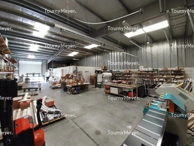 Flex in Thouaré-sur-Loire for lease - Interior Photo - Image 3 of 7