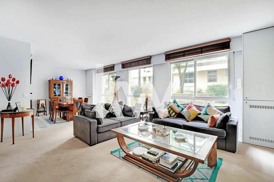 Office in Paris for sale - Building Photo - Image 2 of 7