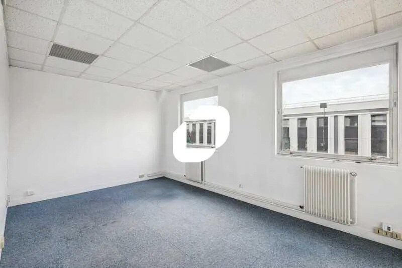 1-4 Impasse De La Noisette, Verrières-le-Buisson for lease - Interior Photo - Image 3 of 10