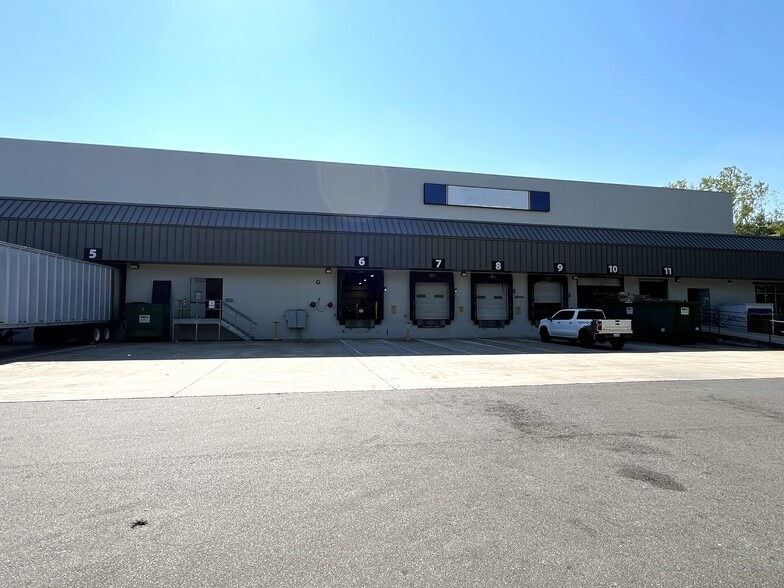 8350 Arrowridge Blvd, Charlotte, NC for lease - Building Photo - Image 2 of 5