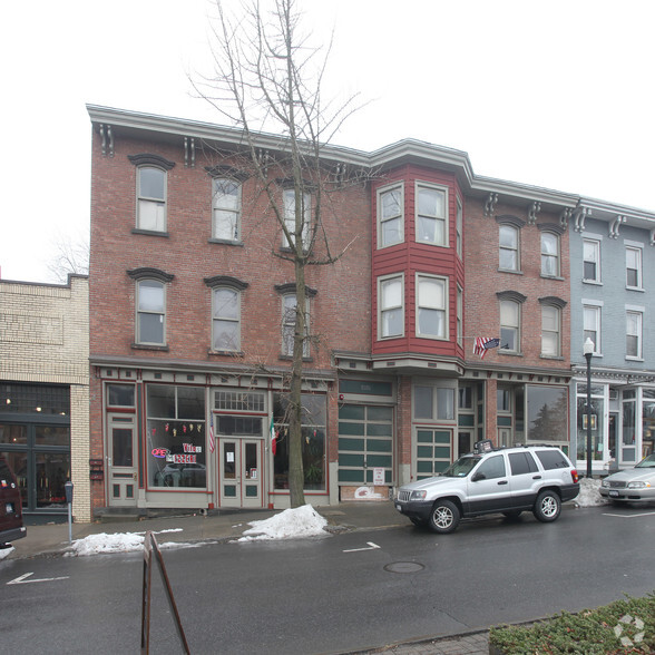 83-85 Broadway, Kingston, NY for lease - Primary Photo - Image 1 of 2