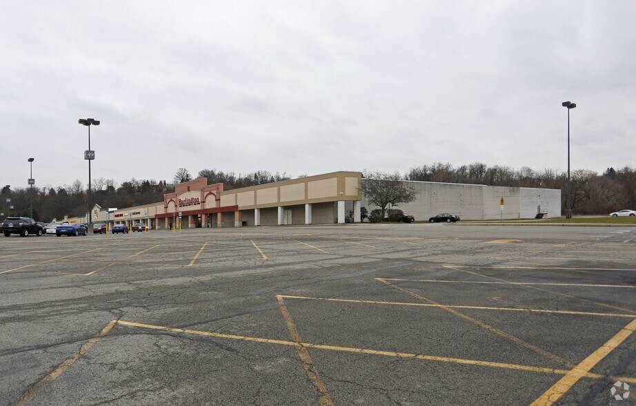330-384 Mall Circle Dr, Monroeville, PA for lease - Image 1 of 6