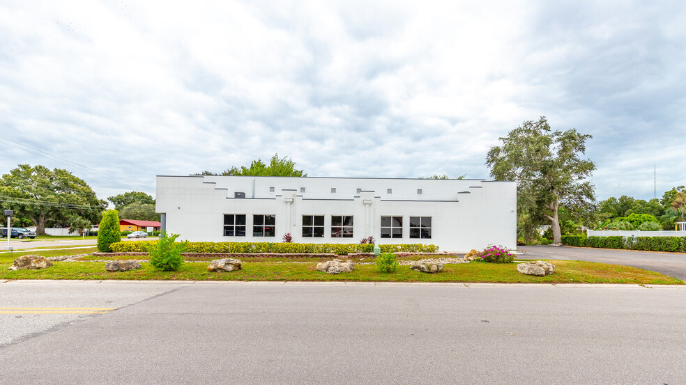 3800 26th St W, Bradenton, FL for sale - Building Photo - Image 3 of 62