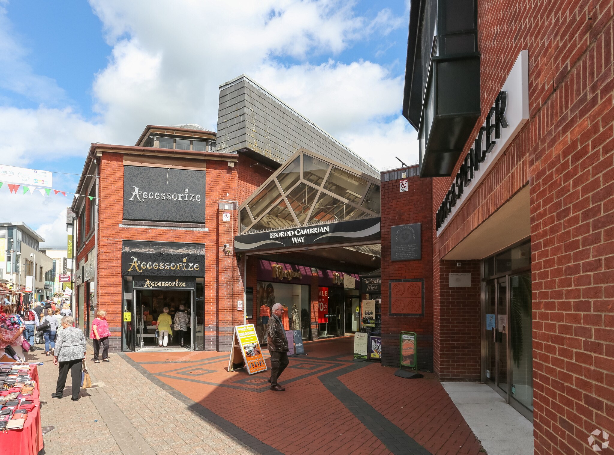 John St, Carmarthen for sale Primary Photo- Image 1 of 1