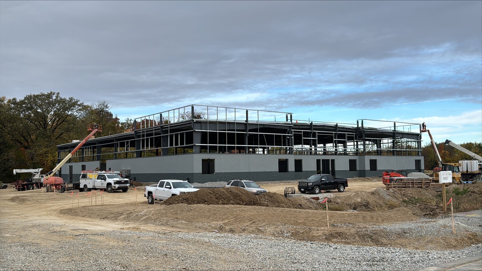 N Pointe Blvd, Noblesville, IN for lease Building Photo- Image 1 of 3