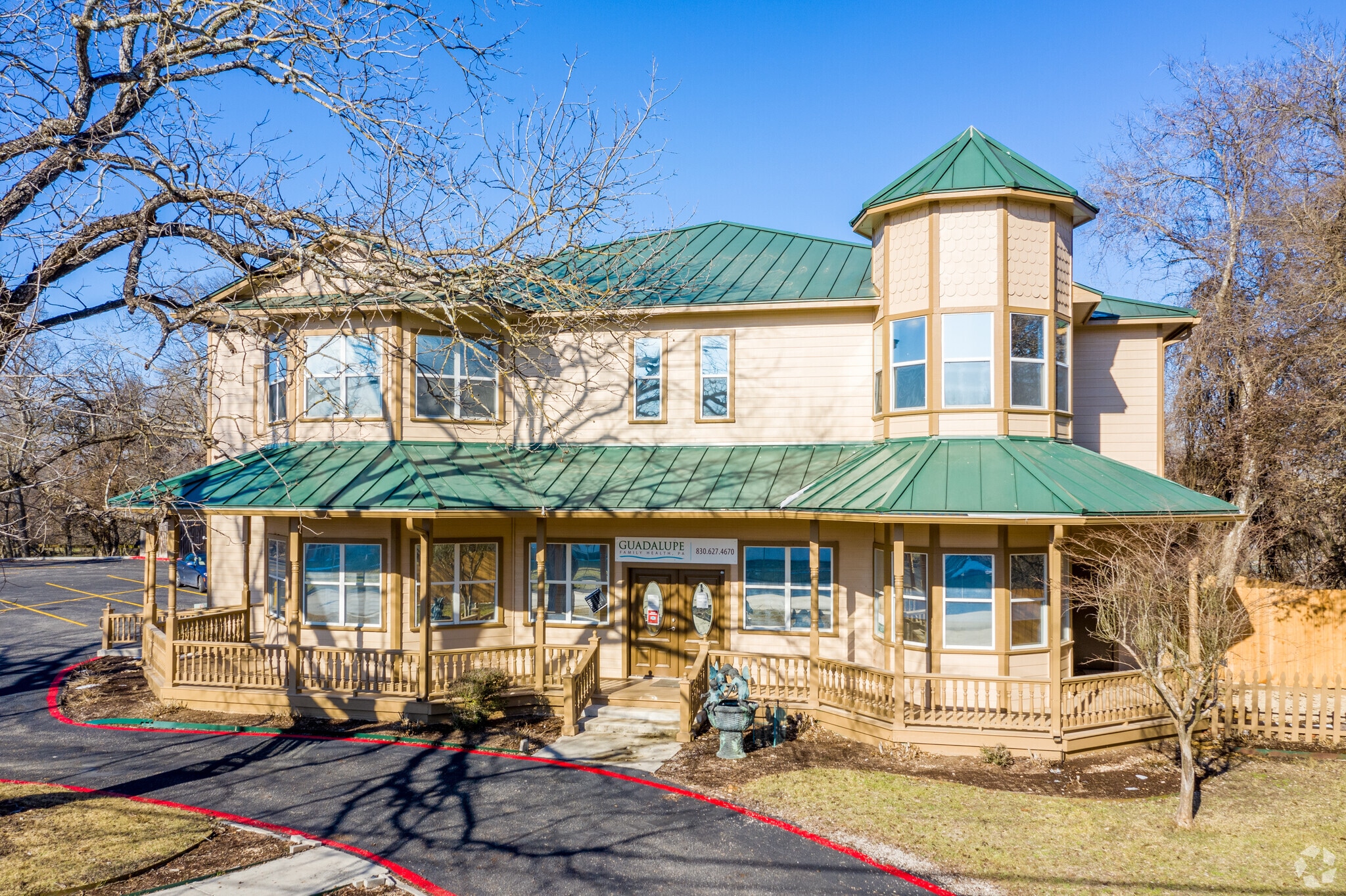 921 Lakeview Blvd, New Braunfels, TX for lease Primary Photo- Image 1 of 14