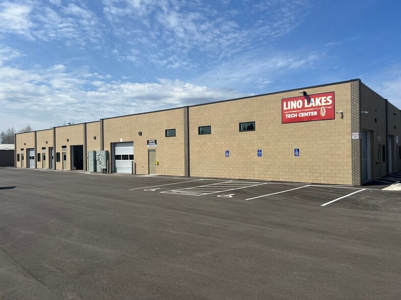 440 Park Ct, Circle Pines, MN for lease - Building Photo - Image 1 of 7
