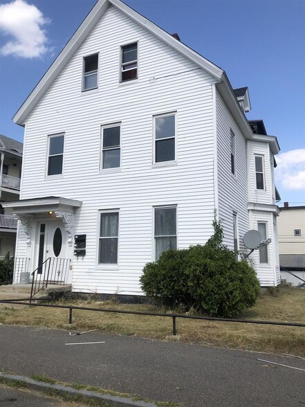 183 Cartier St, Manchester, NH for sale - Primary Photo - Image 1 of 8